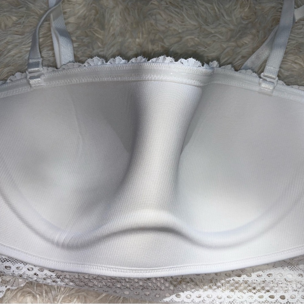 Victoria's Secret White Lace Bandeau - Picture 6 of 7